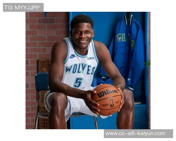 爱德华兹单季场均294分创队史新高前两名均为华子传奇球员